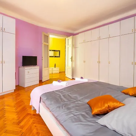 Grand Apartment In Strict Center Of Rijeka Exterior photo