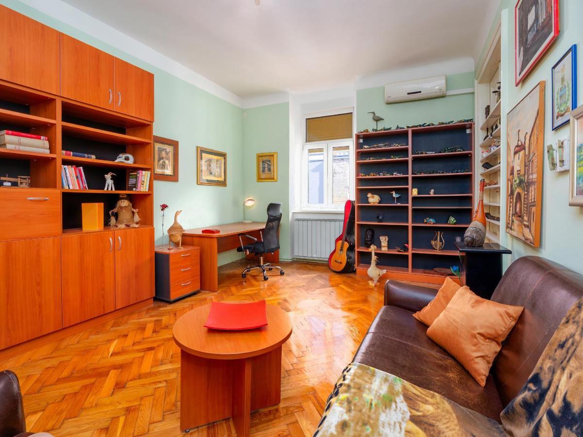 Apartment Grand In Strict Center Of